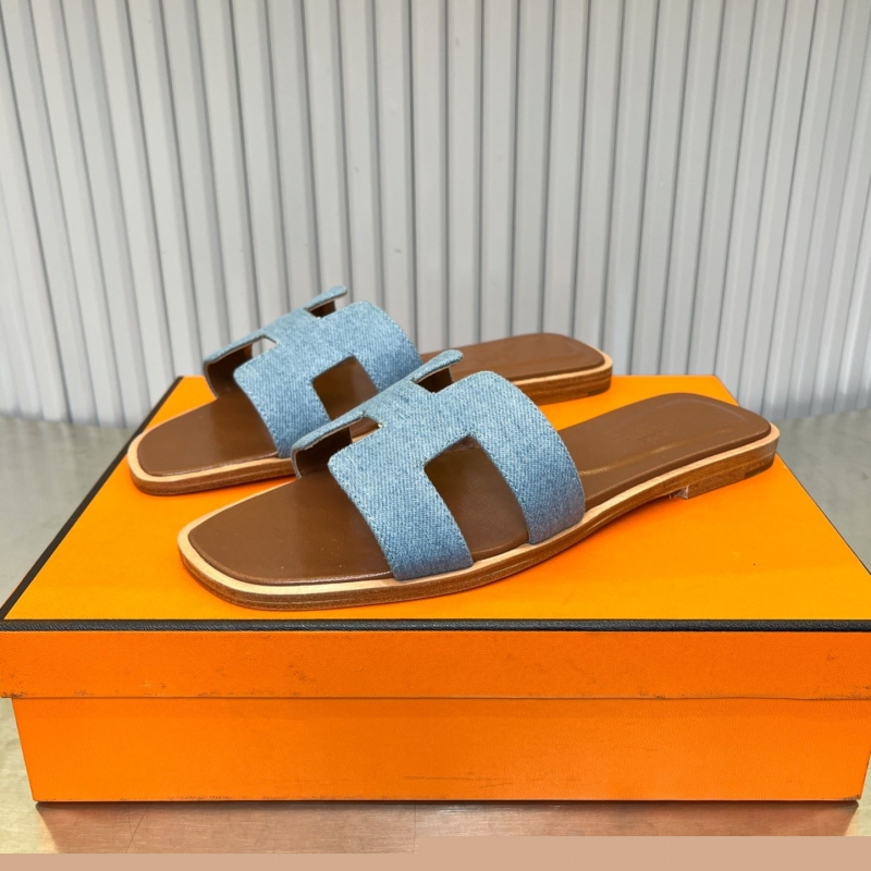 H**mes slippers